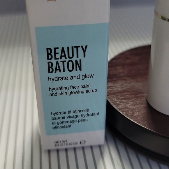 Ready Set Jet Beauty Baton Hydrate and Glow - Picture 3 of 10